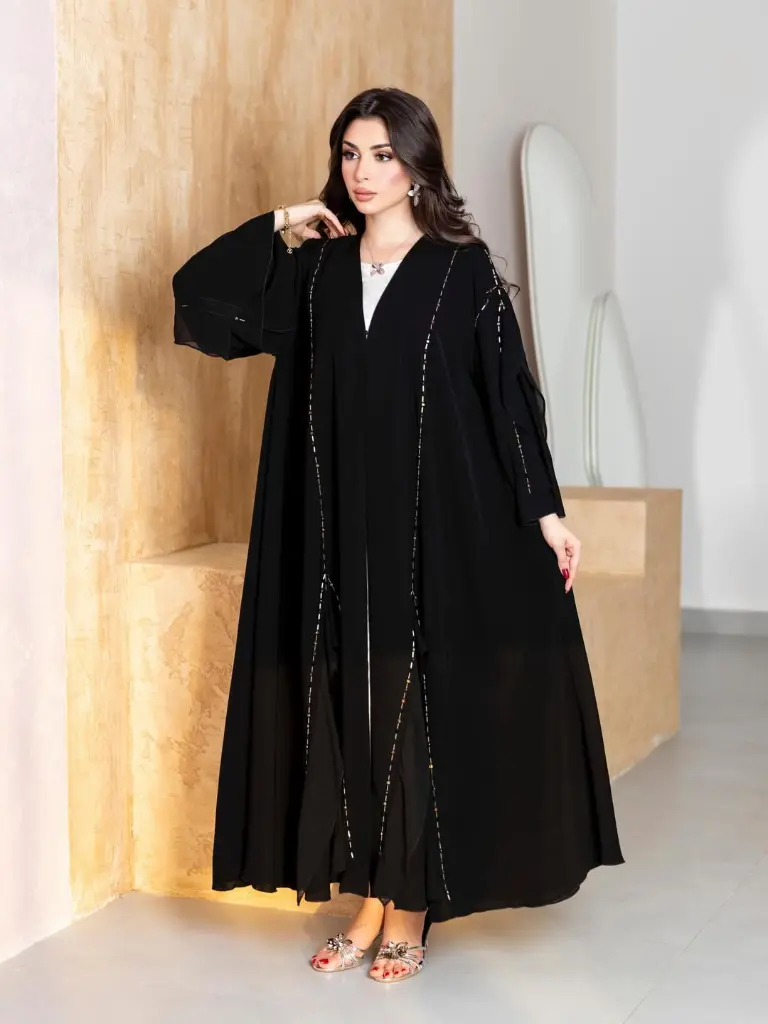 __CODE - HDB 196..._عباية بقصه كلوش بقماش كريب وكسرات شيفون ، خرز وكرستالات امام وخلف ، مع شيله  (2).webp