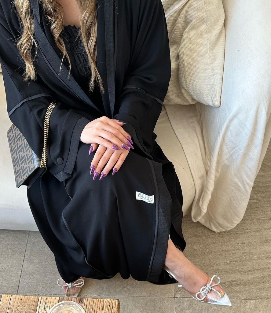 Fabulous Line Abaya