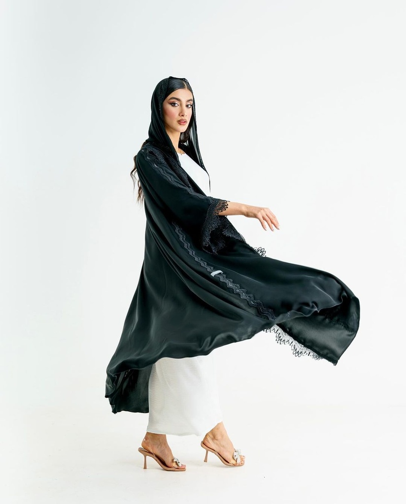 Amna AlGhaithi Abaya