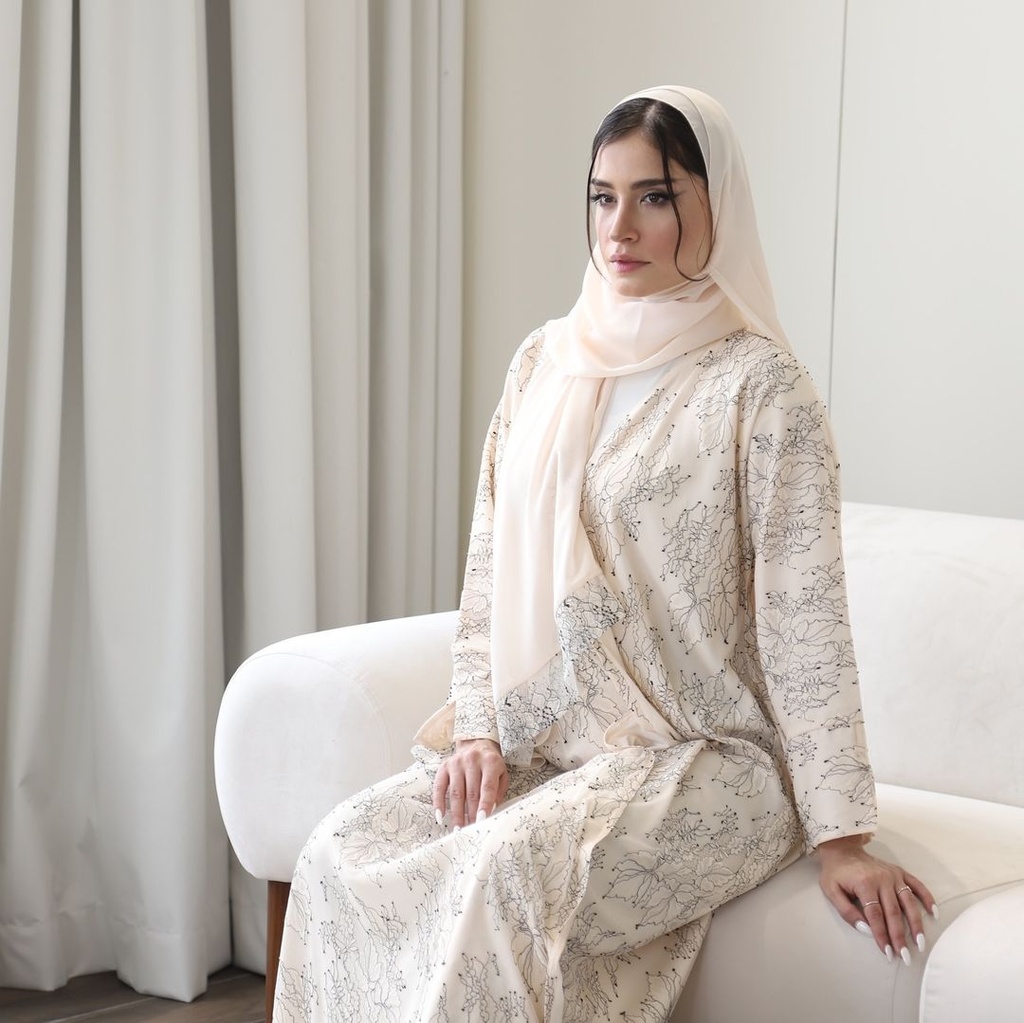 Buthaina Line Abaya