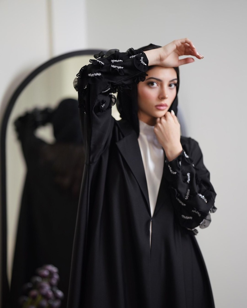 Amna Al Ghaithi Abaya 