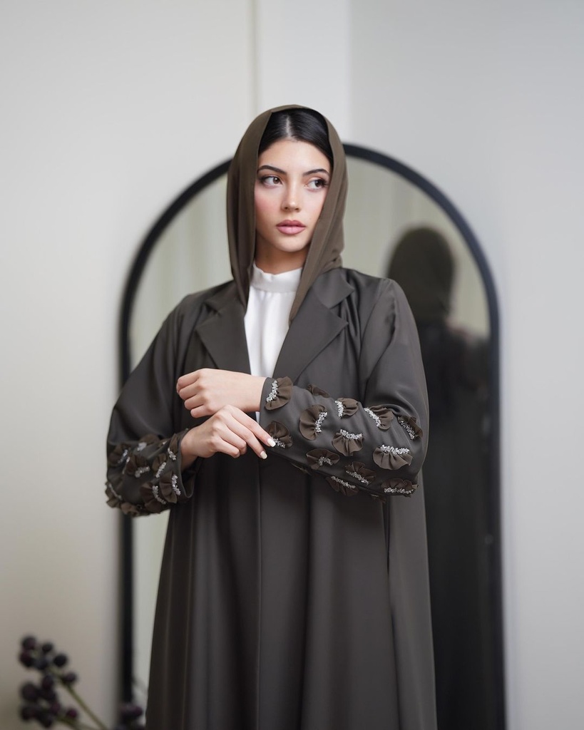 Amna Al Ghaithi Abaya 