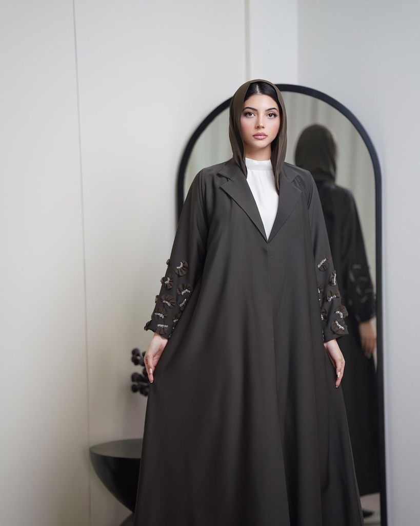Amna Al Ghaithi Abaya 