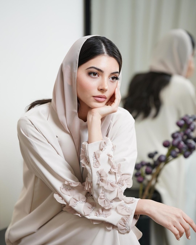 Amna Al Ghaithi Abaya 