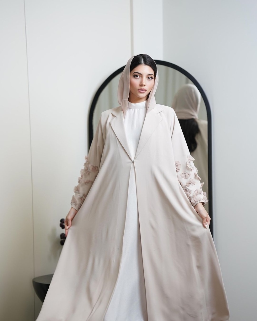 Amna Al Ghaithi Abaya 