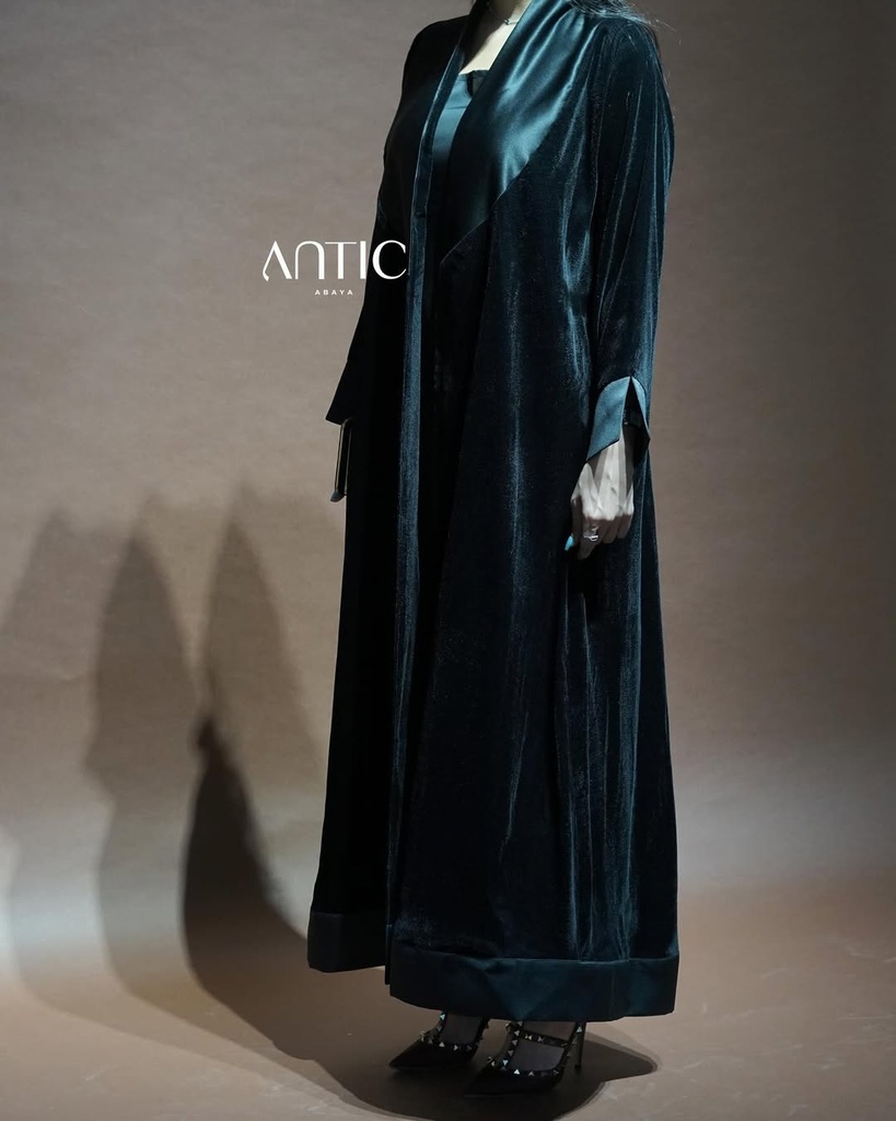 Antic Abaya