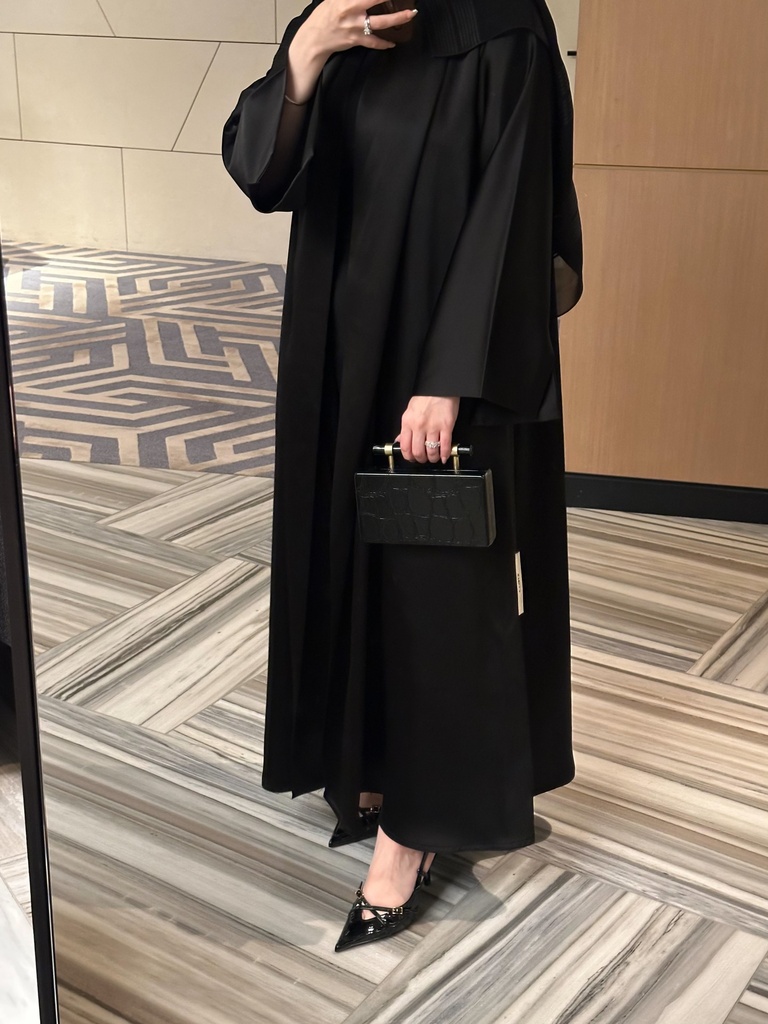 Stella Line Abaya