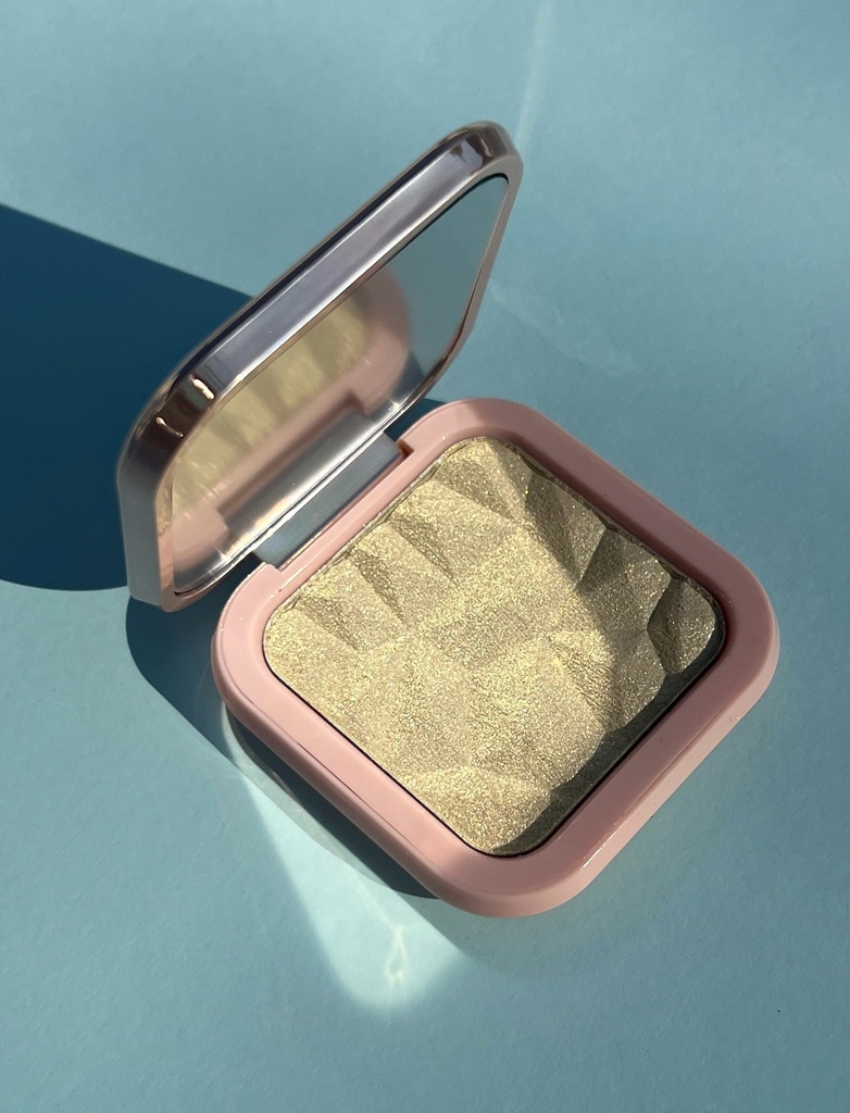 Khulood Cosmetics Highlighter