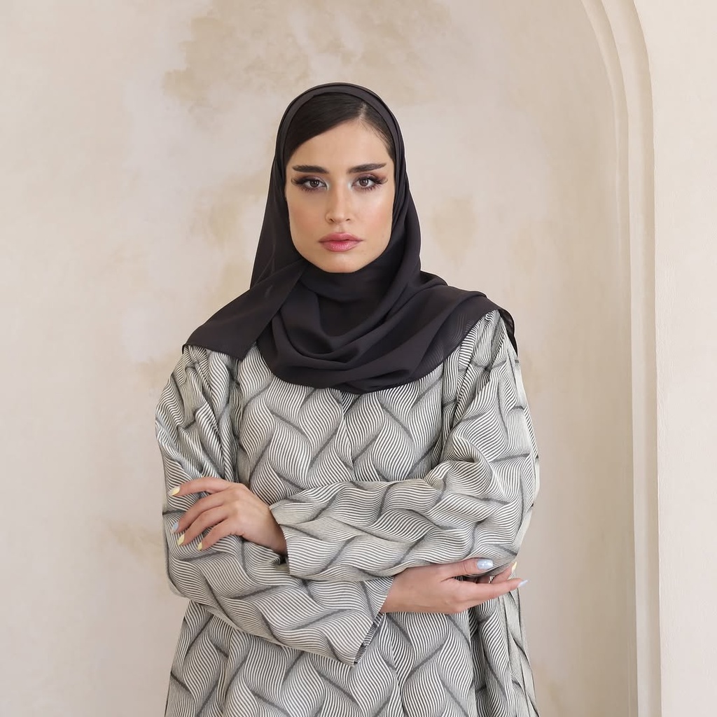 عباية بثينه لاين