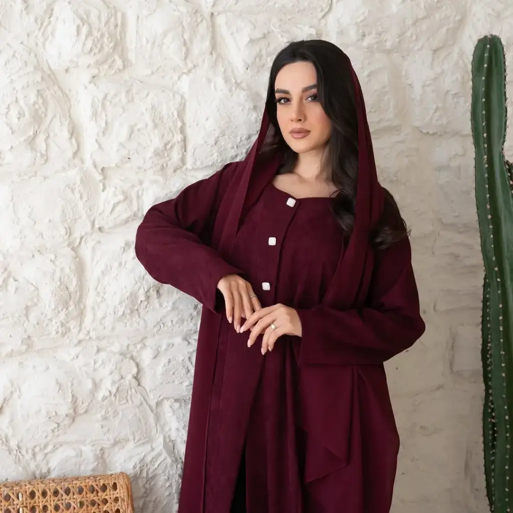 عباية بثينة لاين