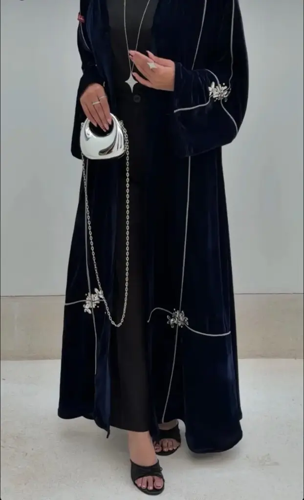 عباية ليميتد باي شيخة