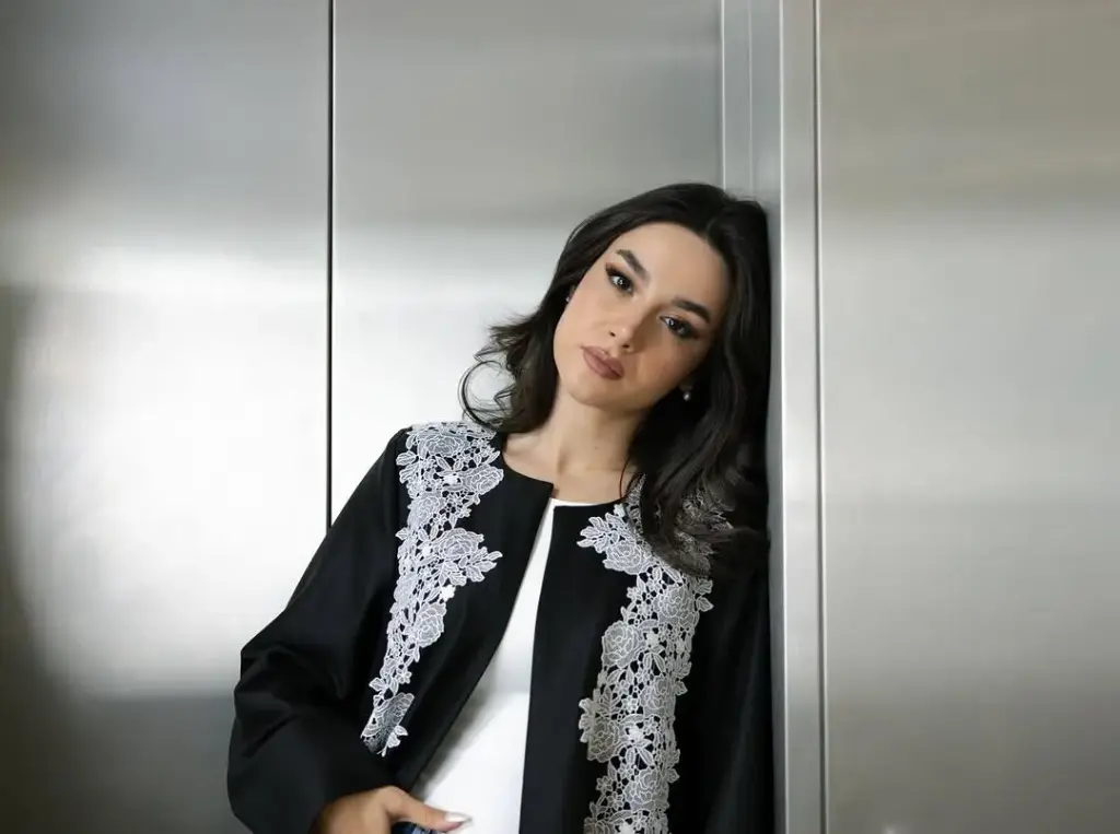 عباية فاليري أتير