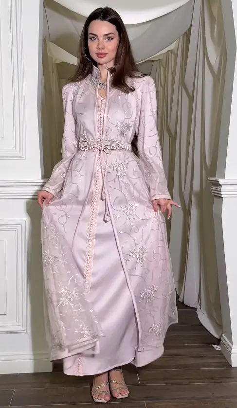 فستان من غدير سالم