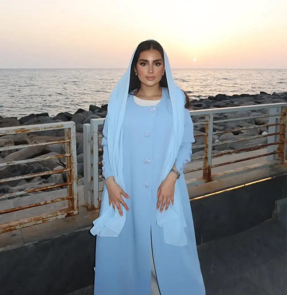 1.0.9 Abaya