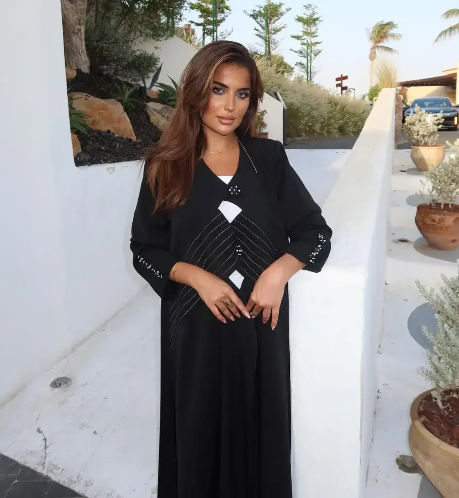 1.0.9 Abaya