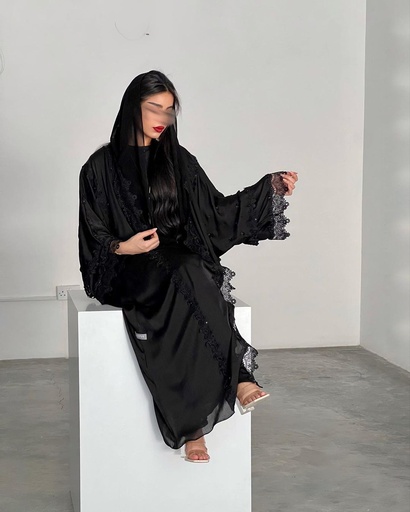 آمنه الغيثي عباية