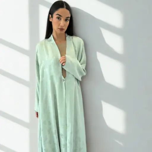 عباءة فاليري أتيـر