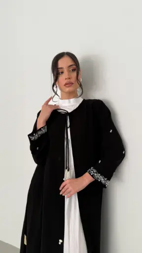 عباية سّيراءُ ديزاين